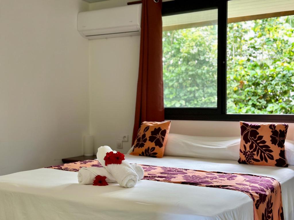 Maison TuiMatai, plage blanc privé vue sur Tahiti photo 1