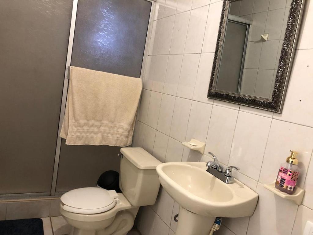 Habitación con baño privado photo 4