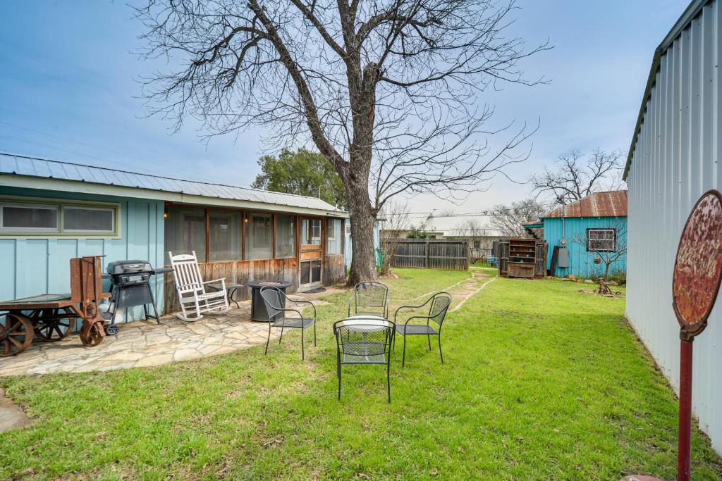 1950s Retro Retreat in Llano with Screened Porch! photo 2