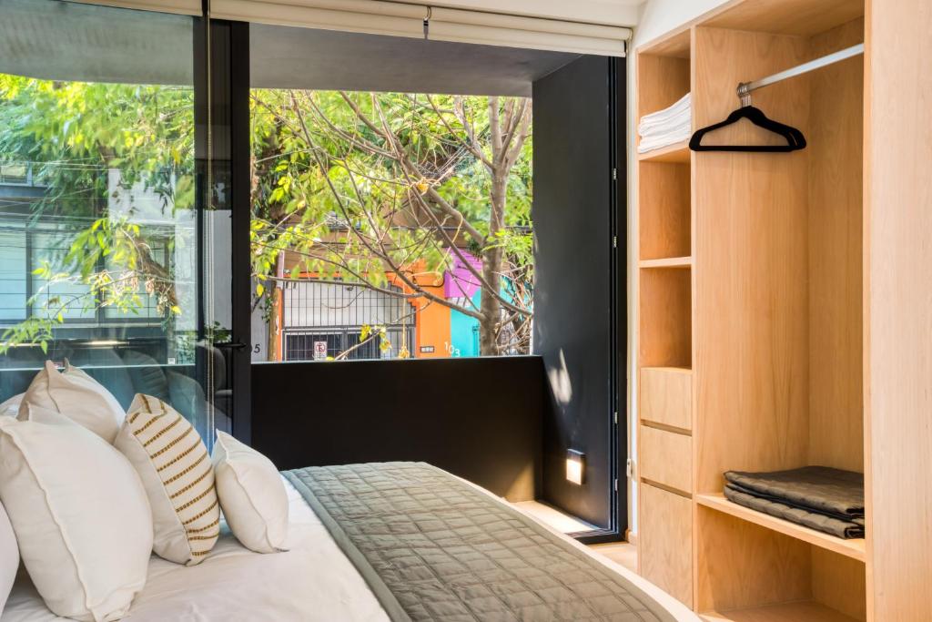 OMETUSCO By Mr W, Mexico City