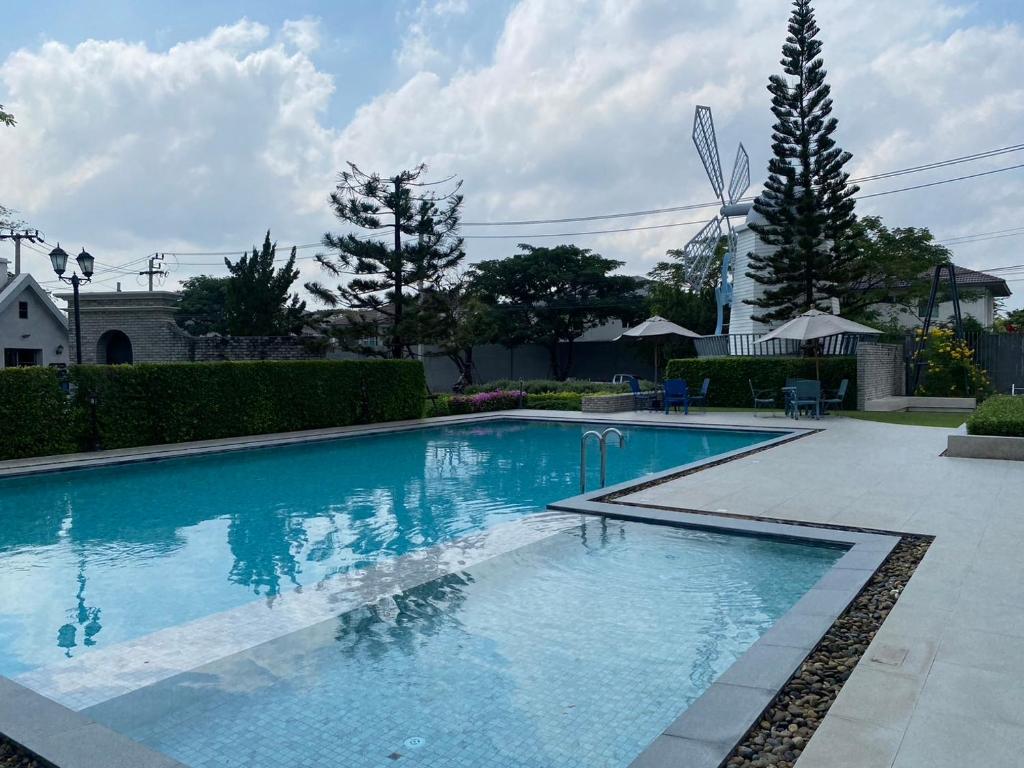 Indy 2 Bangna KM 7 Cozy Townhome near Ikea Mega Bangna 15m to Airport