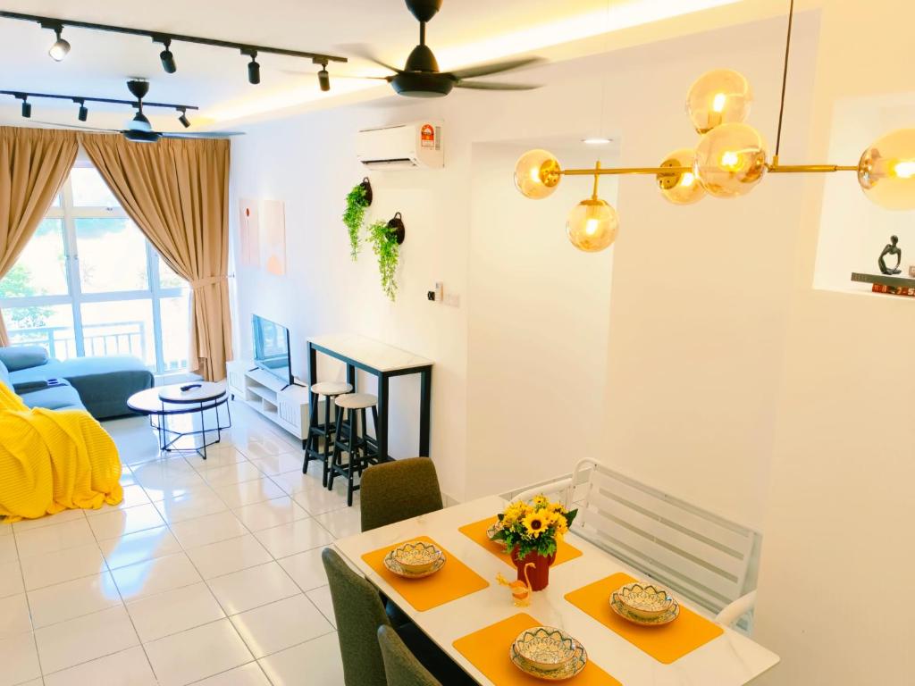 Kulai Apartment 5BR11Pax near IOI, Aeon and Senai Airport