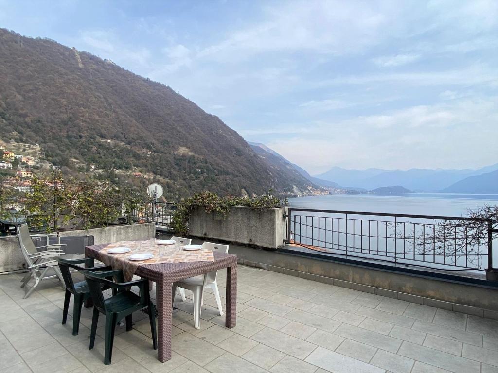 The Swallow - Apartment with Terrace Lake View photo 1