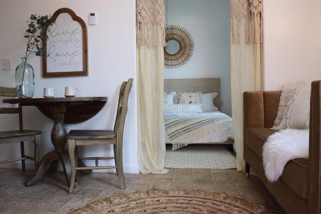 Le Petit Guesthouse -King Bed Walk to Whitworth photo 1