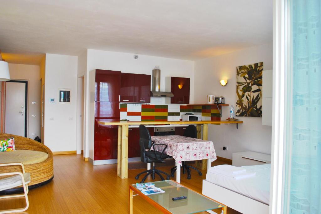 Studio Apartment Open Space with Terrace photo 2