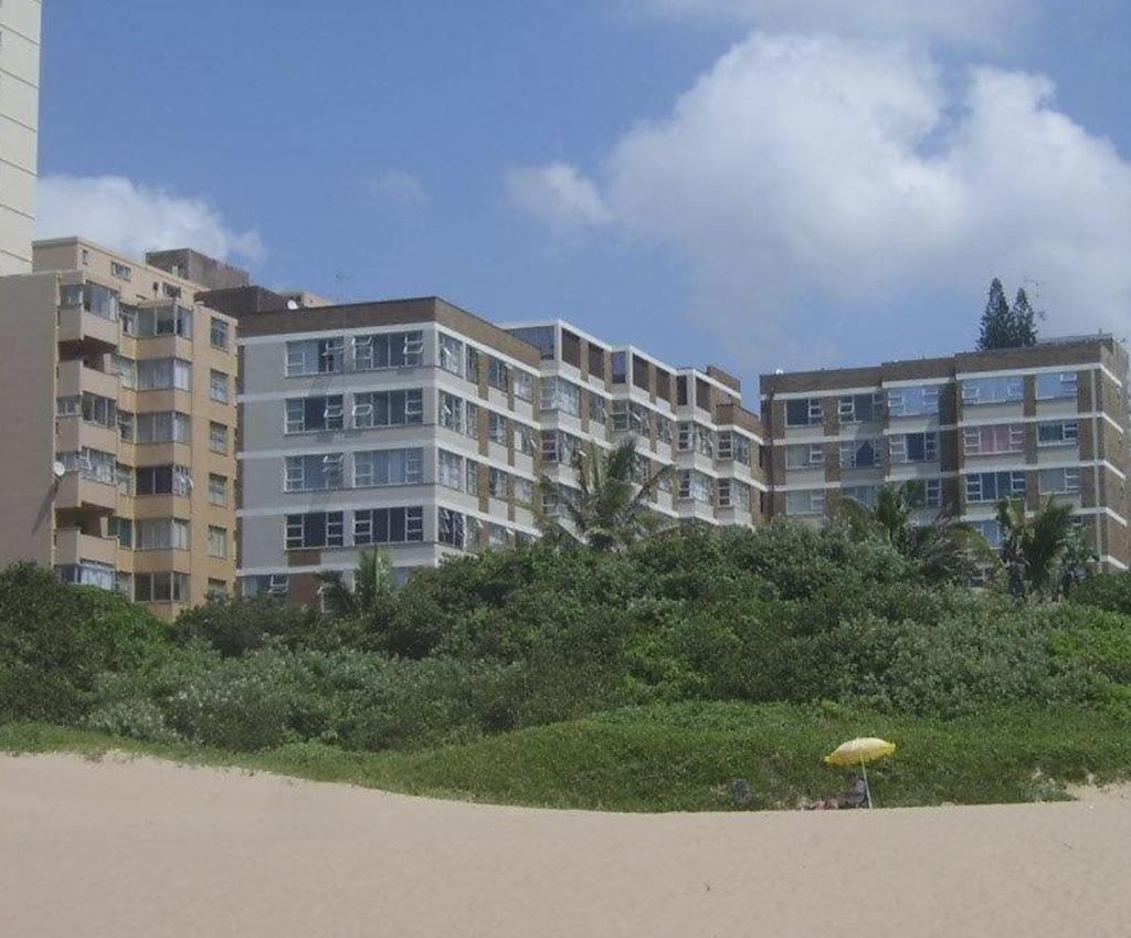 Happy Days Holiday Apartments photo 1