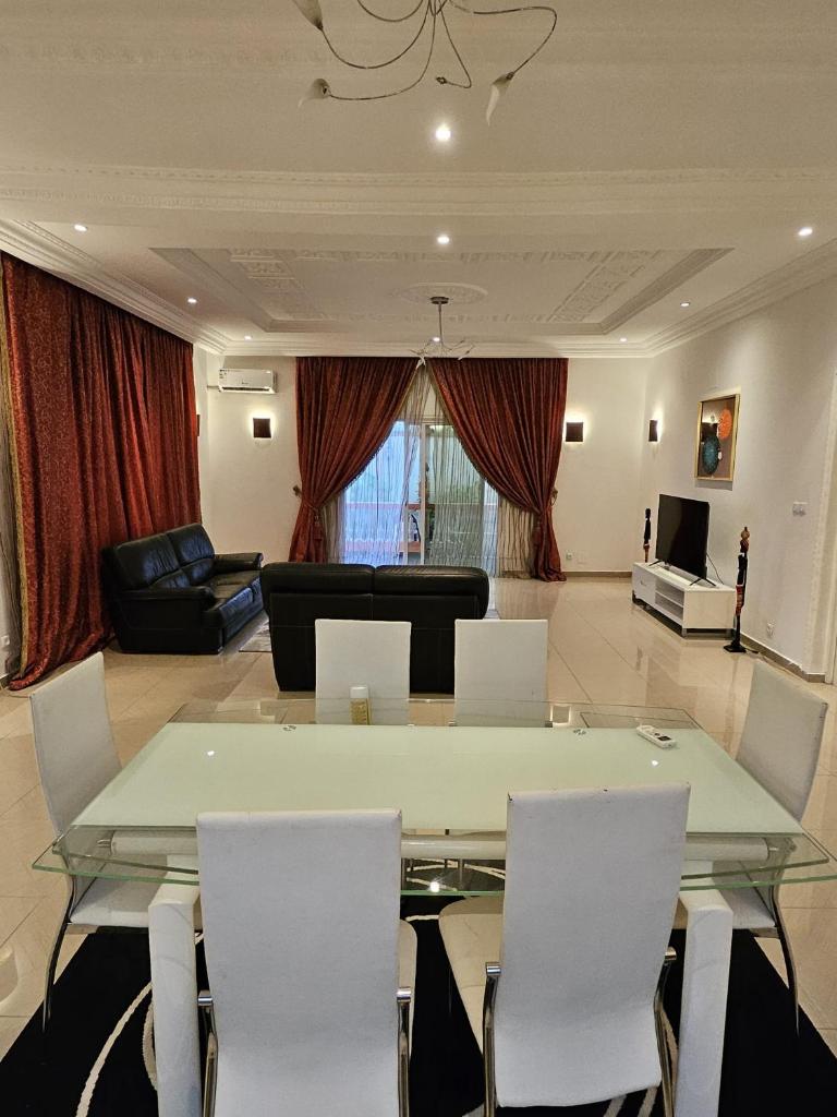 Octave's APT photo 1