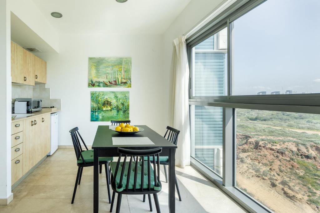 Marina Sea-front Retreat by Sea N' Rent photo 1