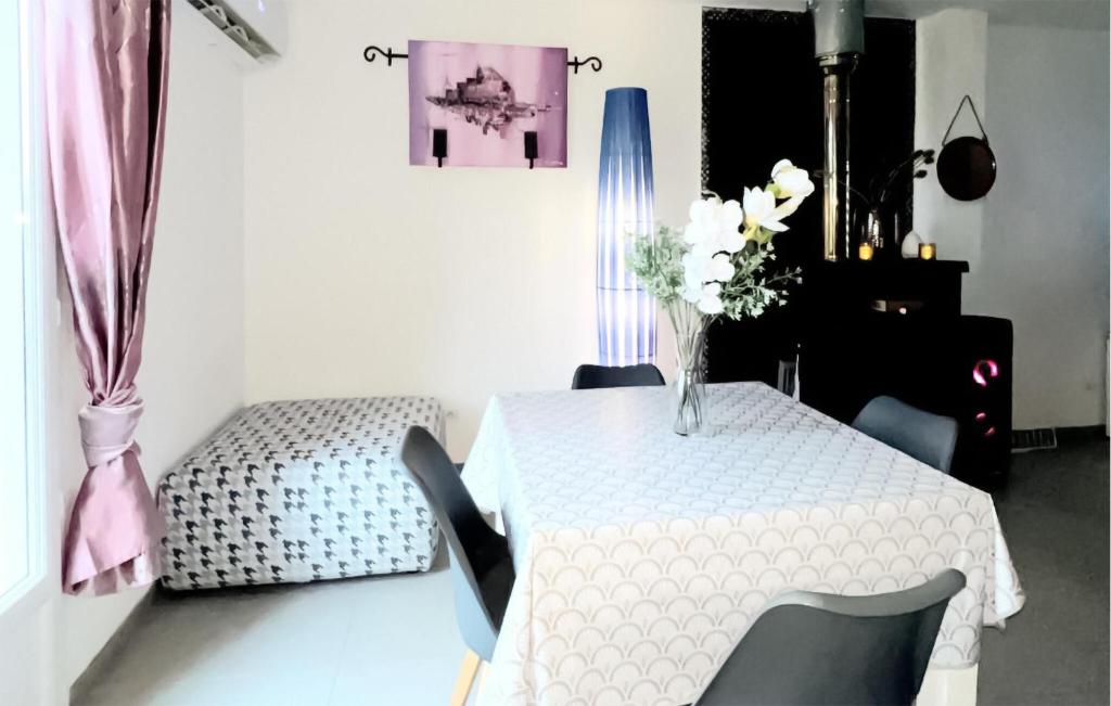 Amazing Home In Authon-la-plaine With Kitchen photo 1