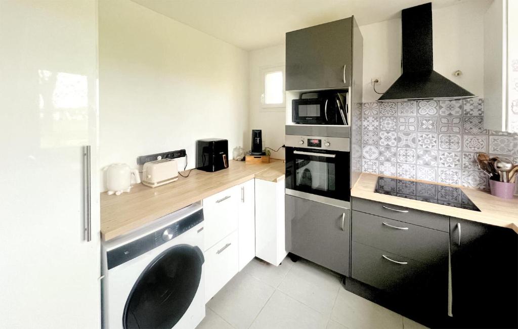 Amazing Home In Authon-la-plaine With Kitchen photo 2