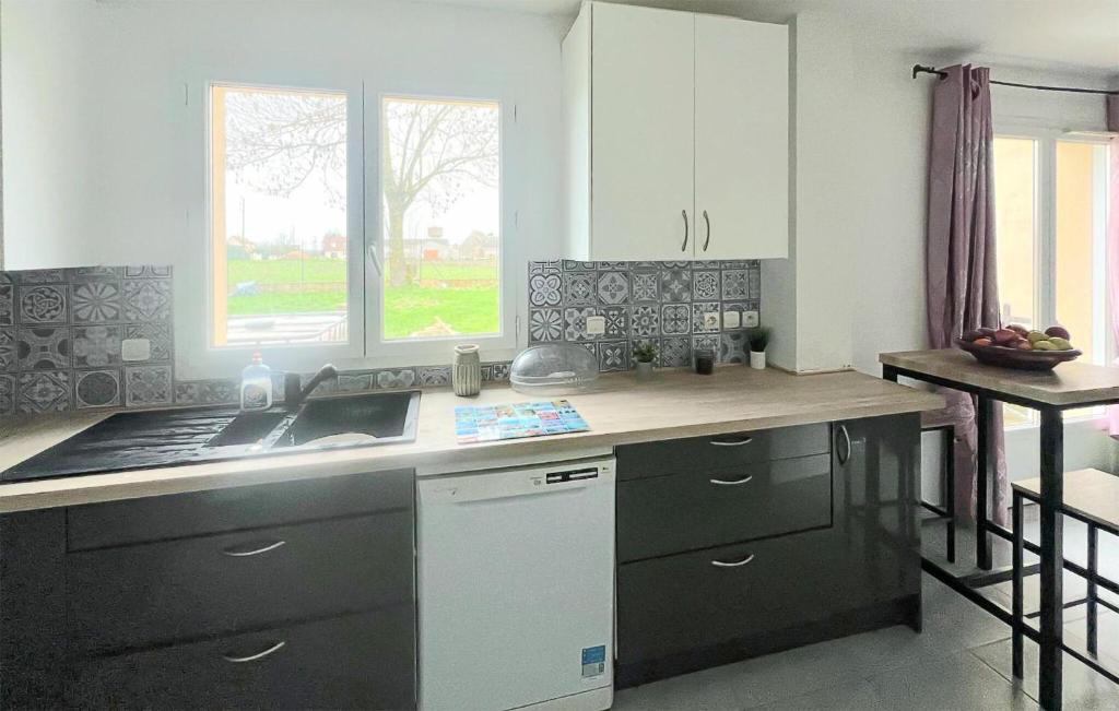 Amazing Home In Authon-la-plaine With Kitchen photo 3