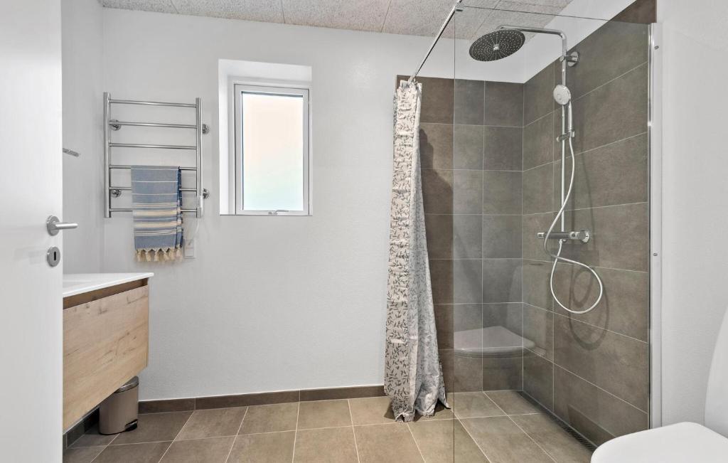 Gorgeous Home In Oksbl With Sauna photo 4