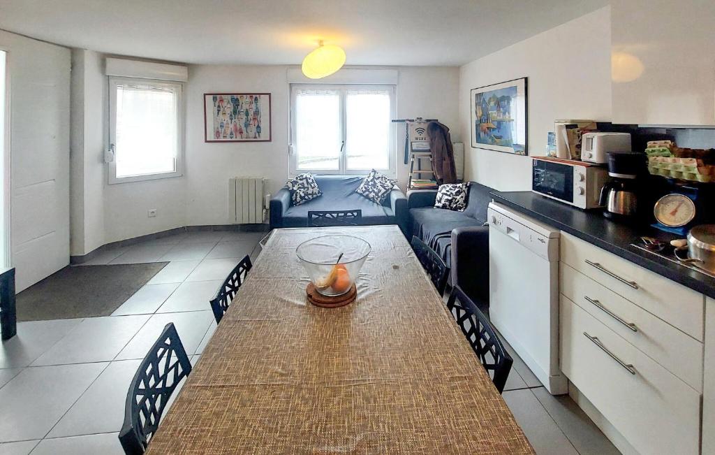 3 Bedroom Lovely Home In Dunkerque photo 3