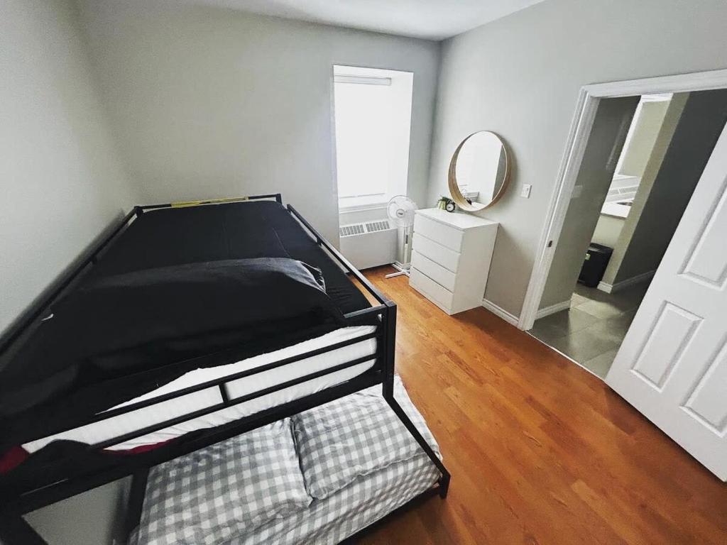 NEW Large Luxurious 2BR Condo in the Heart of Uptown Coffee, Wifi photo 2
