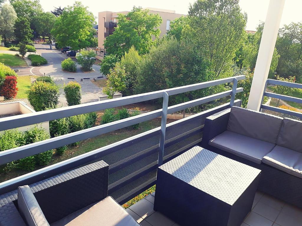 Le Cosy Appart - Balcon parking - Proche Eurexpo Stade photo 2