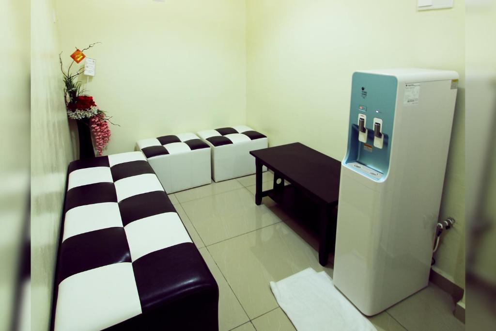 Max Inn Hotel photo 3