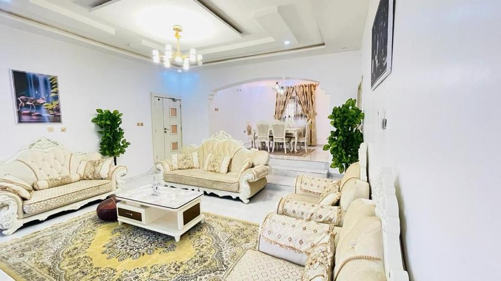 House 5 photo 3