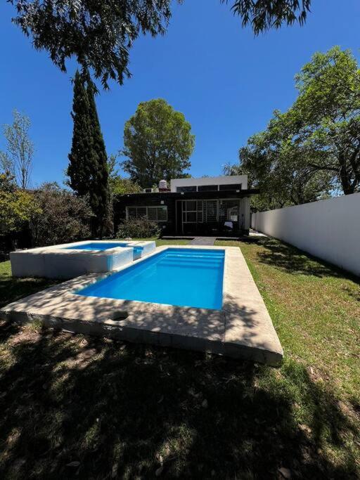 Hermosa y amplia casa en Roldán