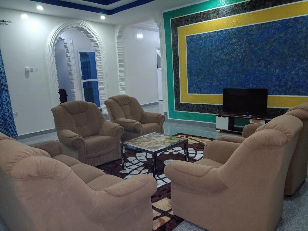 SPACIOUS 2BEDROOM APTs photo 1