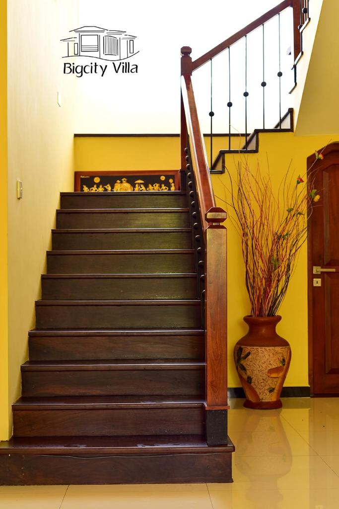 Big city villa photo 3