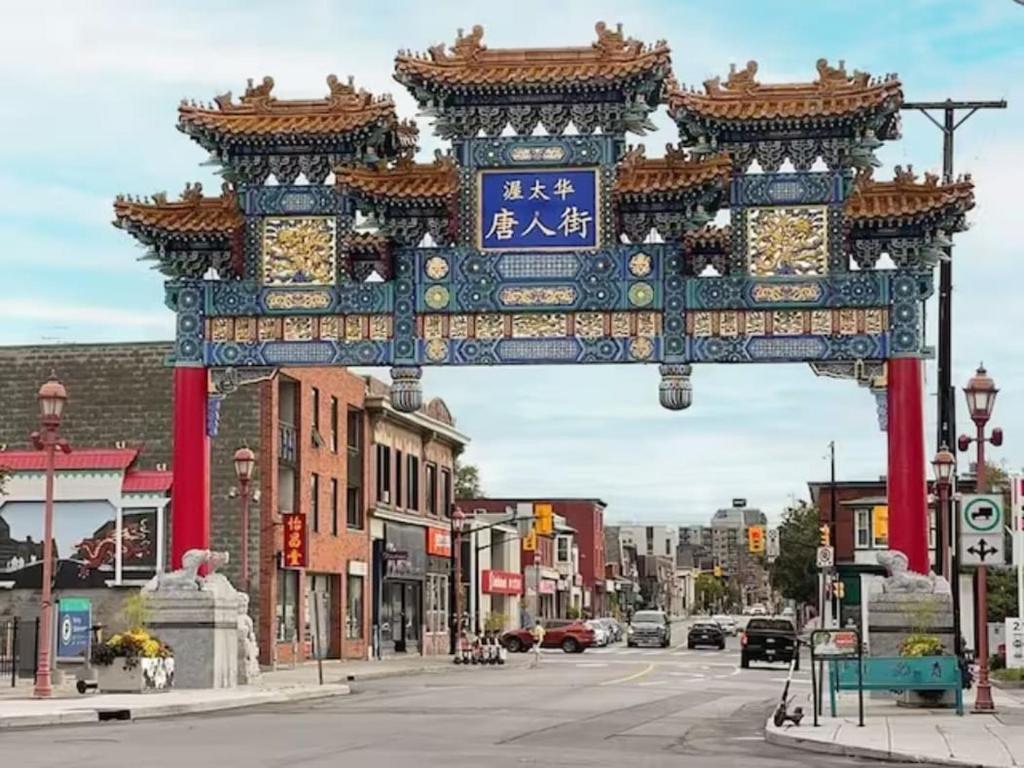 Studio Apartment w King Bed - Close to Chinatown photo 3