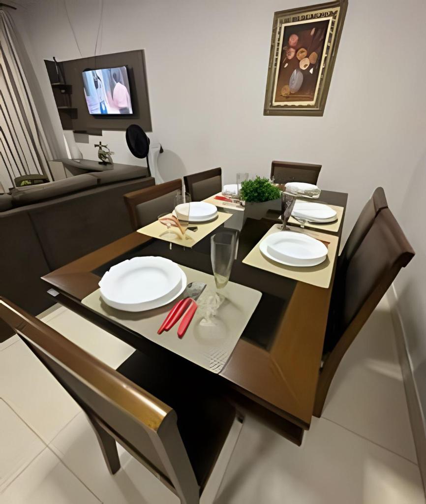Casa próx. ao centro com 3 suítes e piscina photo 2