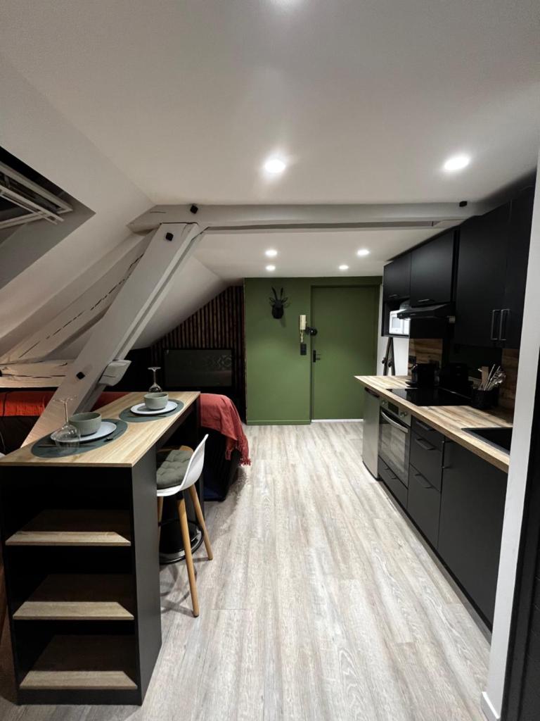 Le Chalet Chic, Cosy avec Sauna au Centre Ville