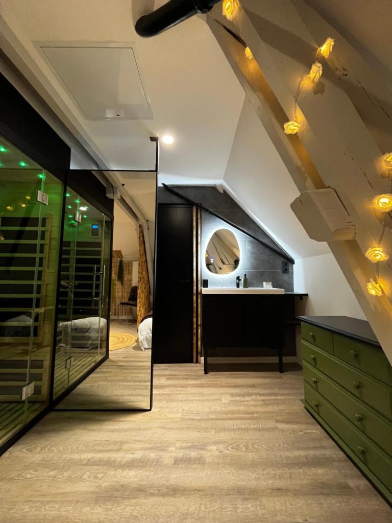 Le Chalet Chic, Cosy avec Sauna au Centre Ville photo 2