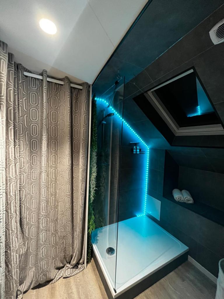 Le Chalet Chic, Cosy avec Sauna au Centre Ville photo 4