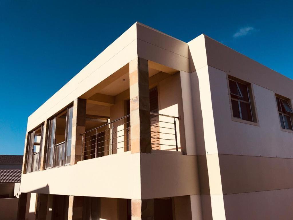 Calypso Beach Holiday House photo 1