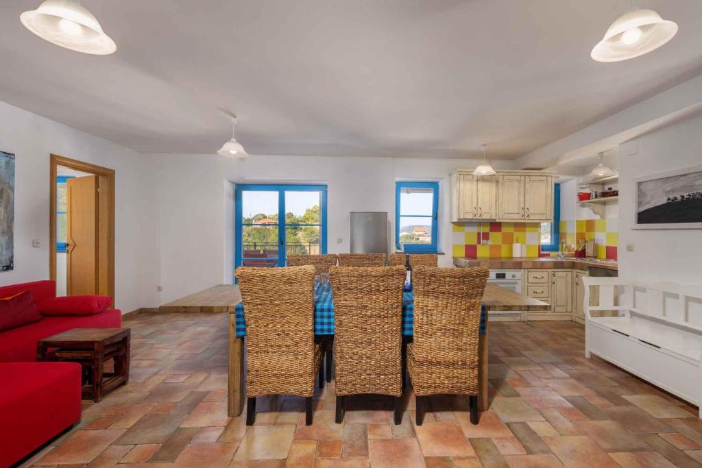 Holiday home in Supetarska Draga 33081 photo 4