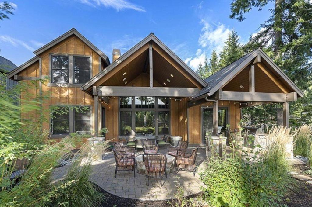 Suncadia 3-Bedroom Home with Hot Tub and Firepit + Golf Course Views