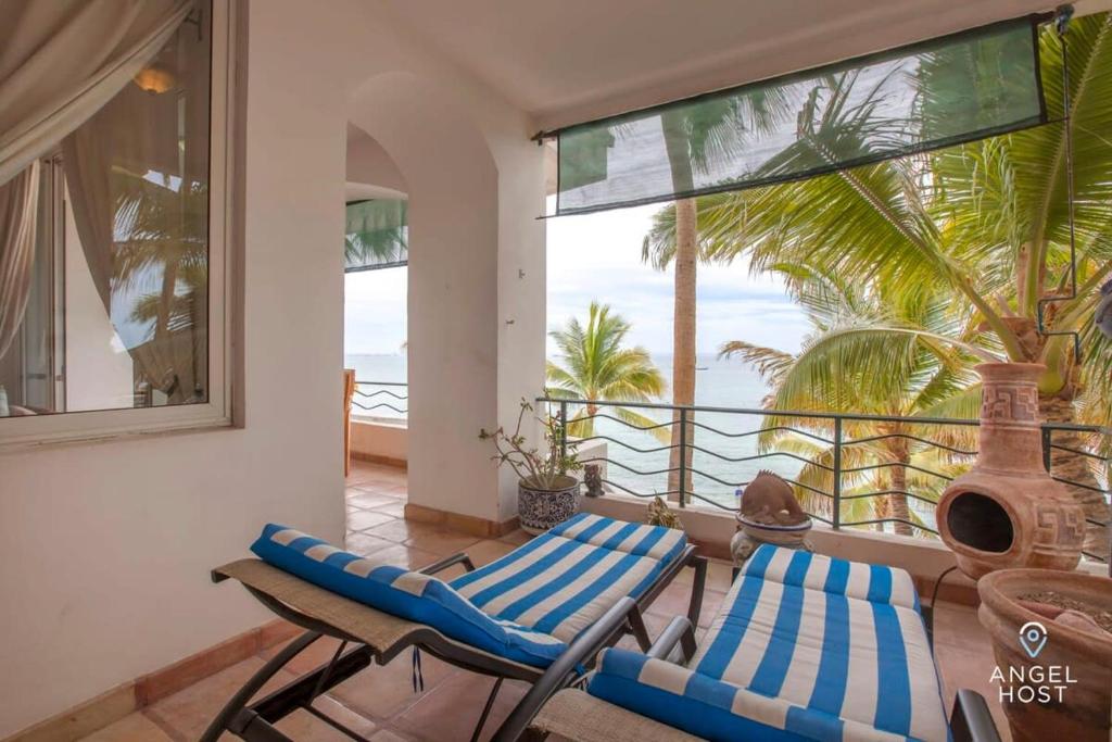 Private oceanview balcony & infinity pool onsite photo 2