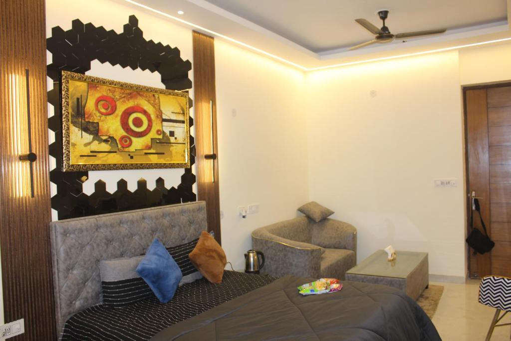 Praavi homes (Stylish 1 bedroom Apt Right on Central Noida) photo 3