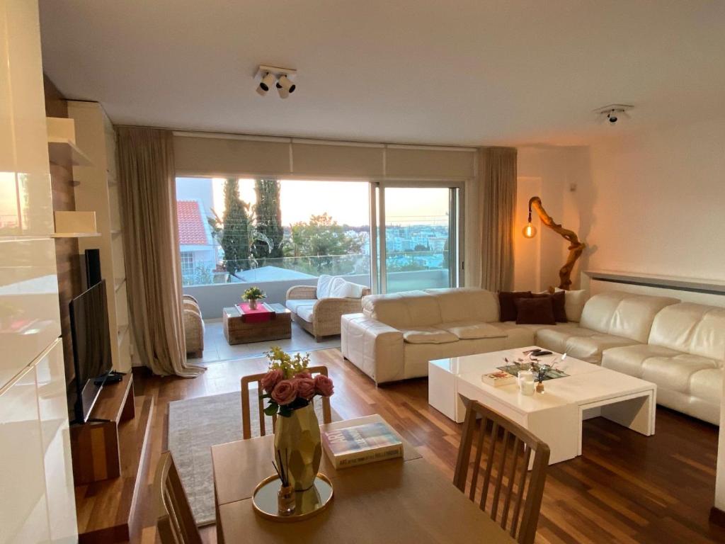 Hill Luxury Family Maisonette 21