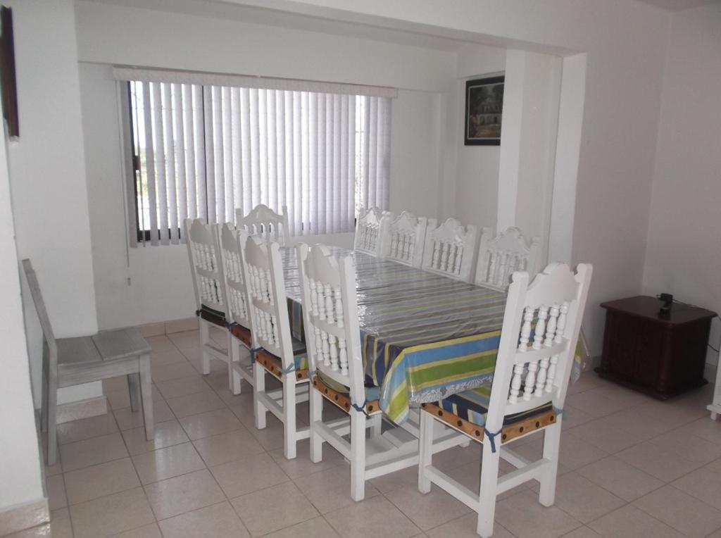 Hermosa Casa Vacacional en Cocoyoc con Alberca y Jacuzzi. photo 1