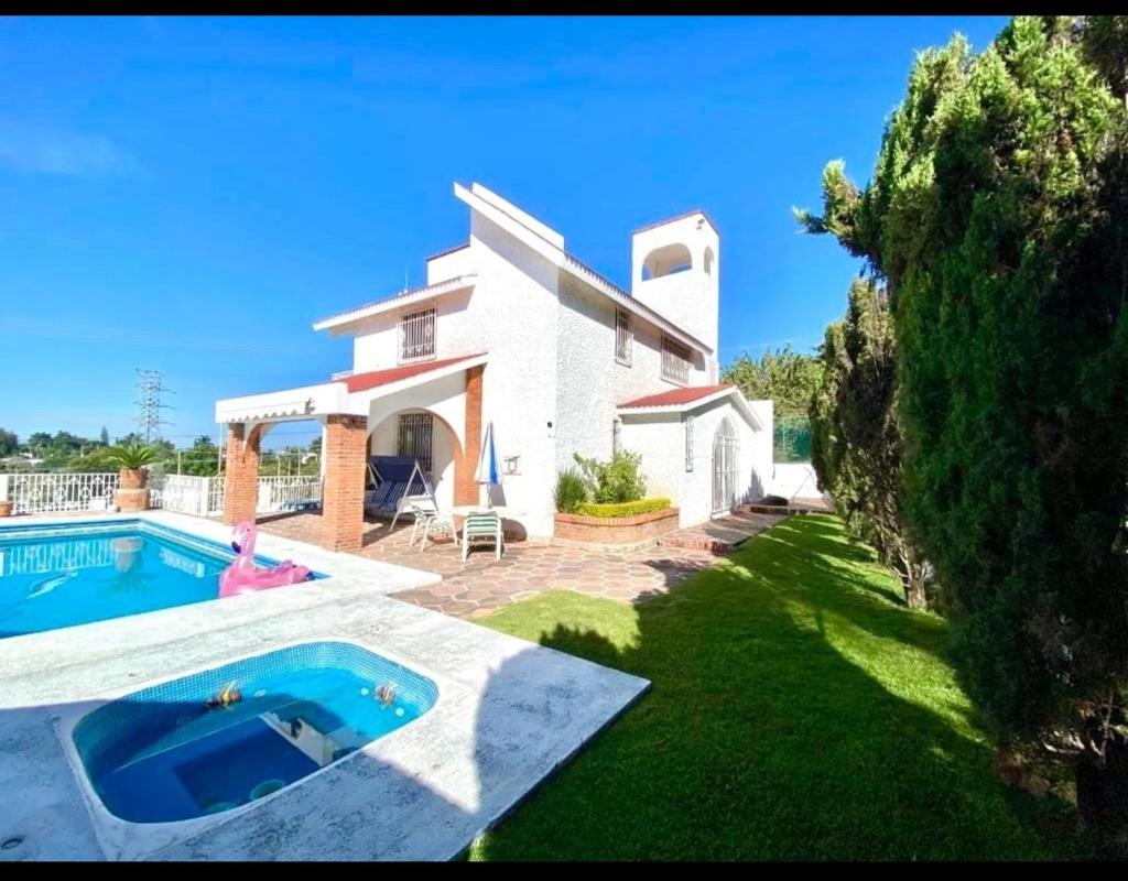 Hermosa Casa Vacacional en Cocoyoc con Alberca y Jacuzzi. photo 4