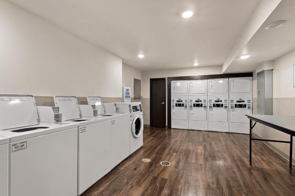 WoodSpring Suites Fort Collins photo 1