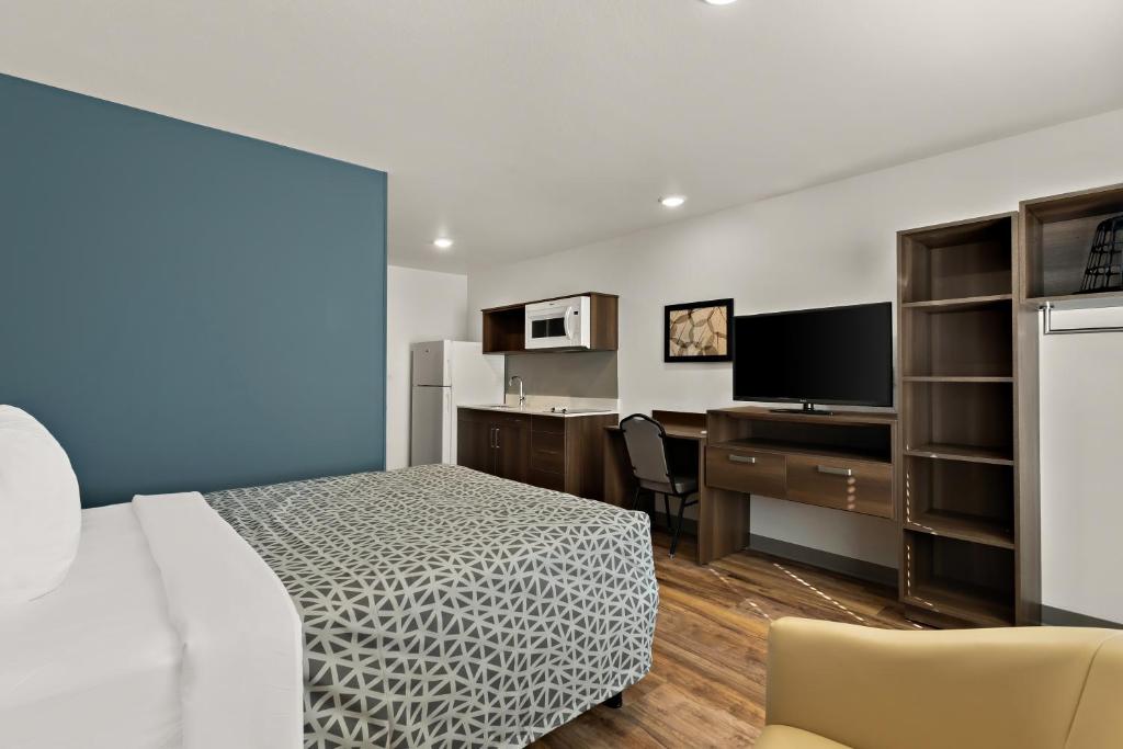 WoodSpring Suites Fort Collins photo 3