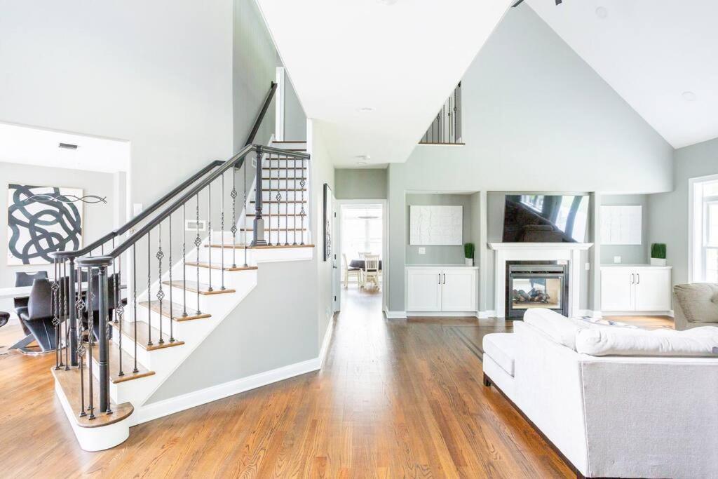 Pike Creek Palace 6 Bedrooms with 5 King beds Villa in Wilmington's Chateau Country photo 1