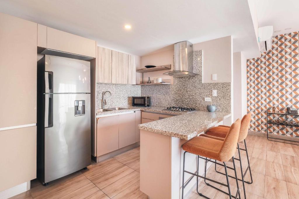Breakfast Included at Regatta Living 804 photo 2
