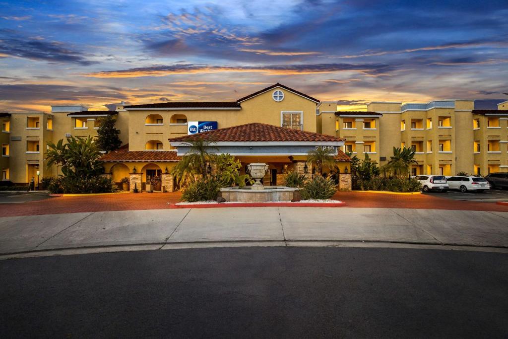Best Western Moreno Hotel & Suites image