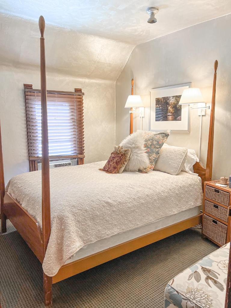 Off Broadway B & B photo 1
