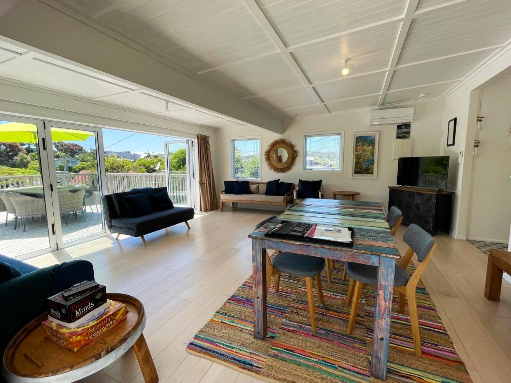 Oneroa Village Oasis - Waiheke Escapes photo 3