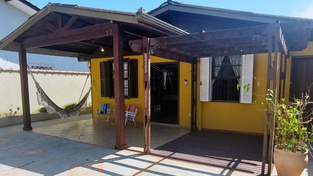 LINDA CASA COM PISCINA EM PONTAL DO SUL photo 2