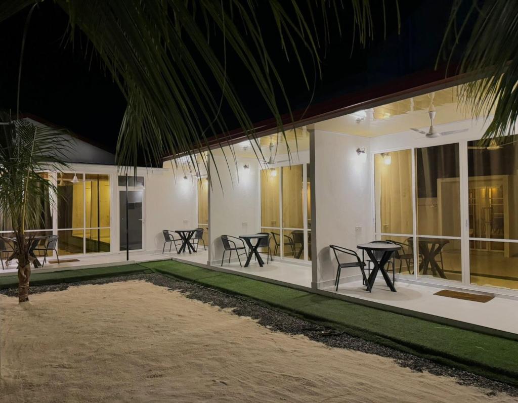 Vegas Thoddoo Maldives