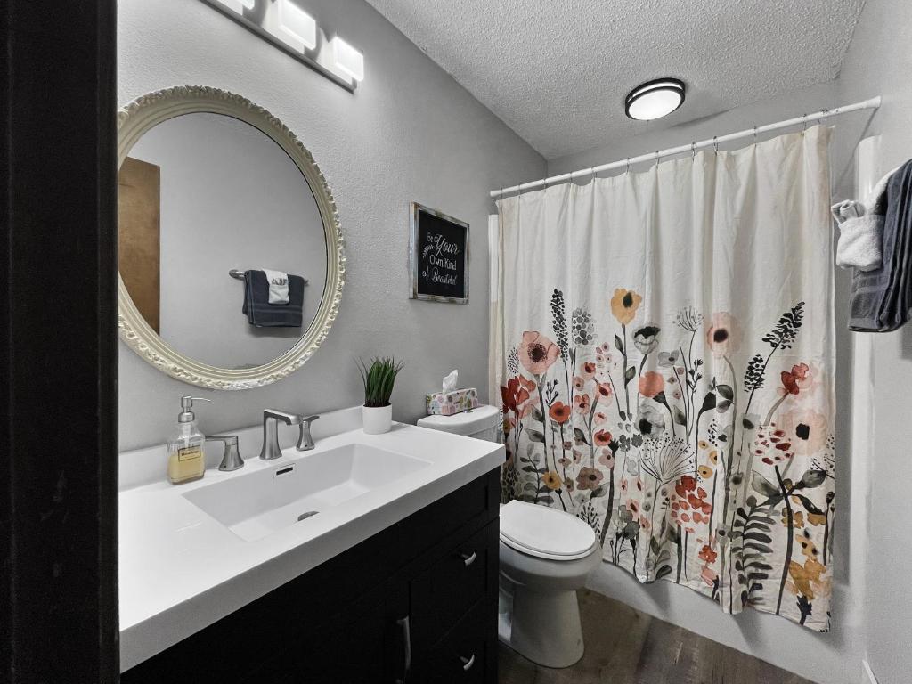 2br Cozy Townhouse Wdmclive! photo 3