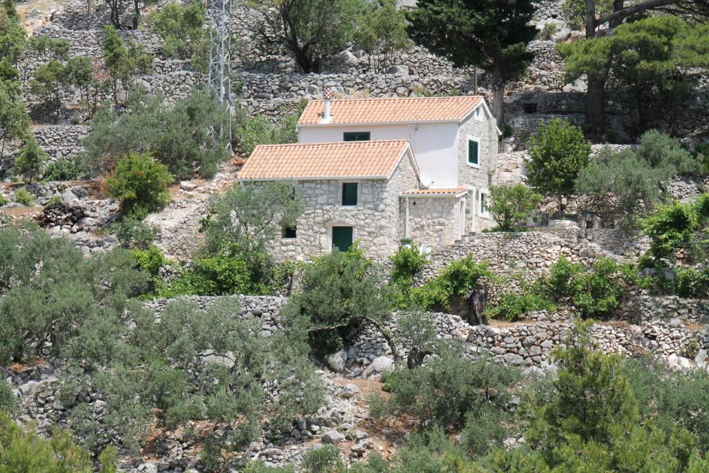 Secluded holiday house Zivogosce - Mala Duba, Makarska - 19811 photo 1