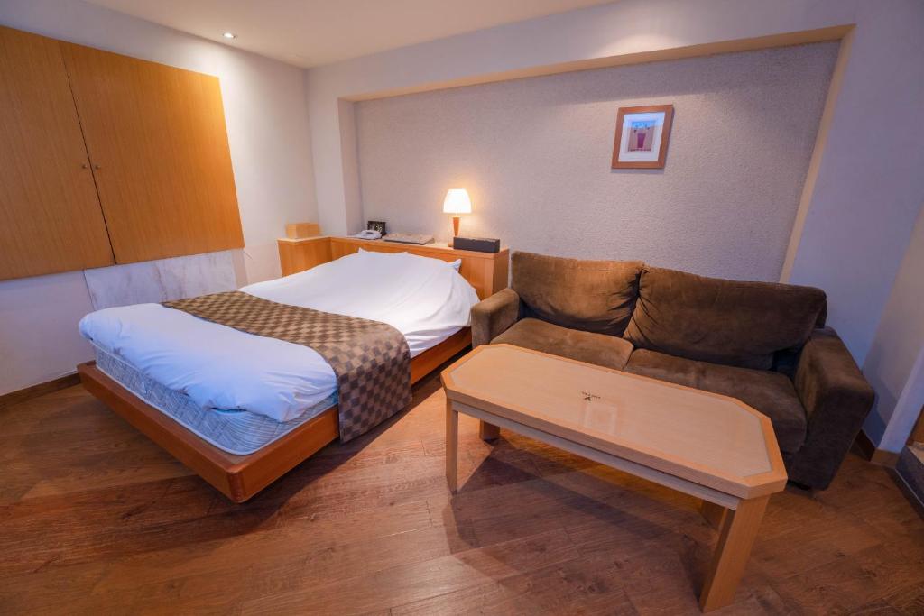 EIGHT PRINCE HOTEL -Adult Only- photo 1