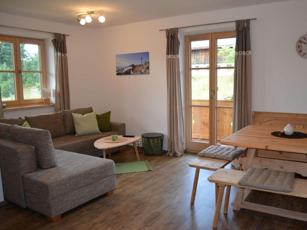 Lovely apartment in Gaißach
